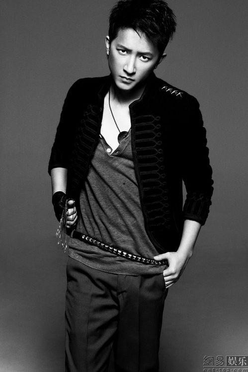 韩庚照片最新图片,魅力四溢演绎时尚态度