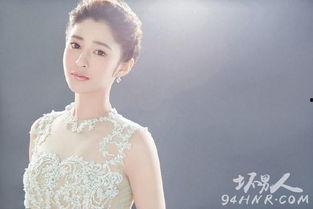 李心艾的照片,光影交织下的青春女神