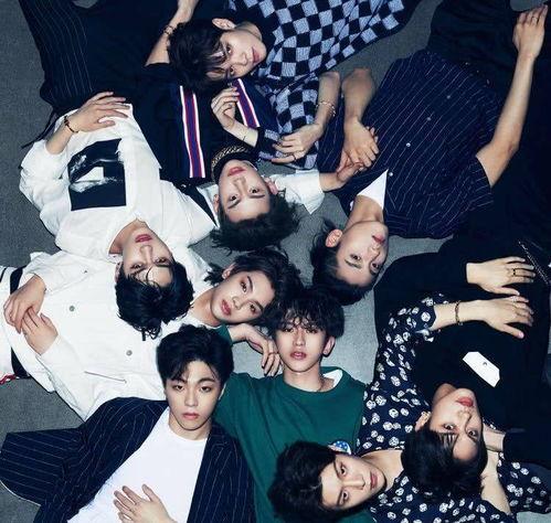 九个人照片,共绘时代画卷