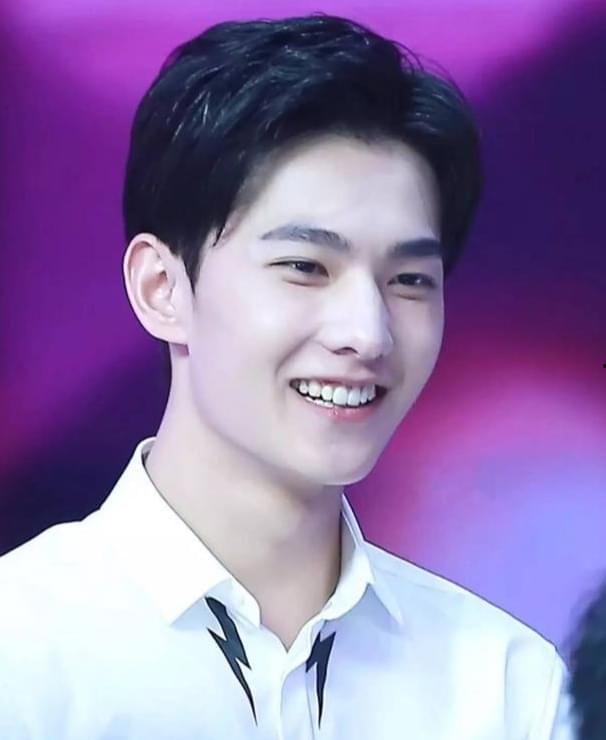 笑起来很好看的男明星